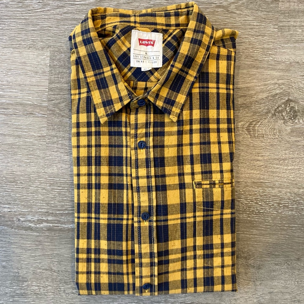 Levi’s Yellow & Navy Plaid Short Sleeve Button Down Shirt Men’s Size XL